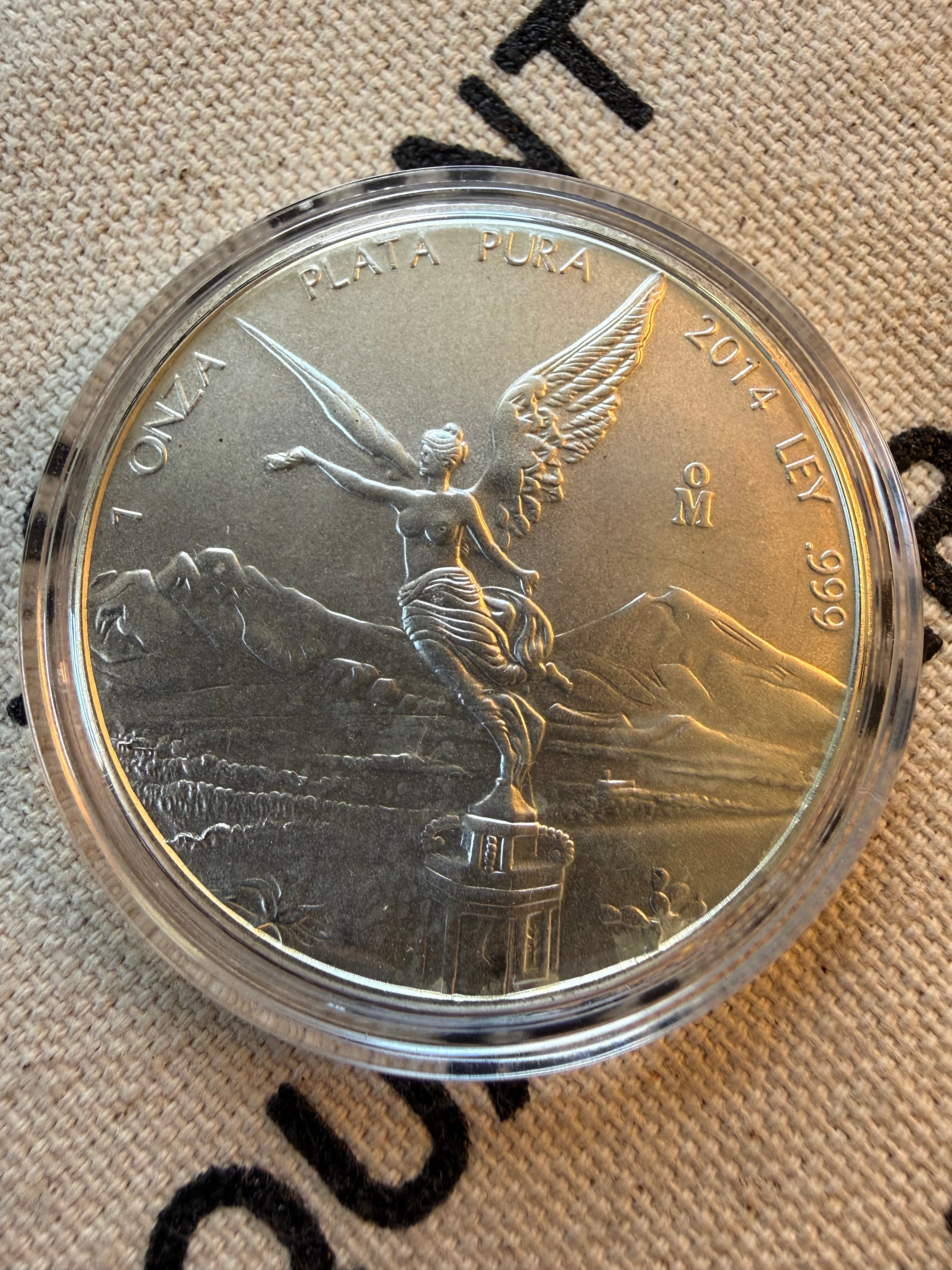 2014 Mexico 1 oz Silver Libertad BU coin, obverse showing Winged Victory
